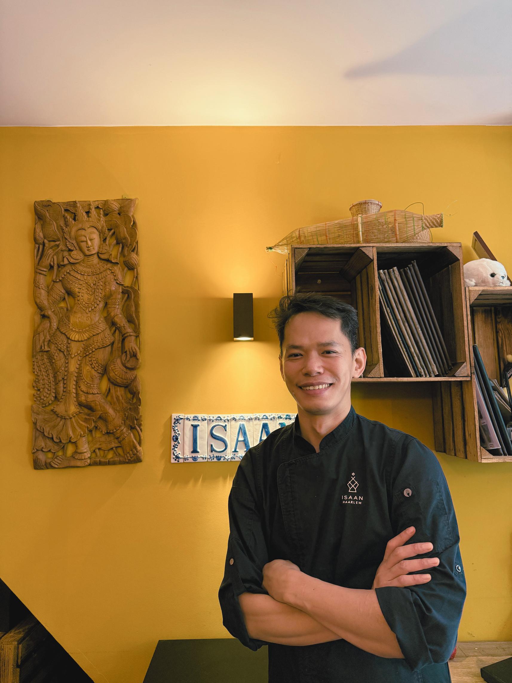 Chef Chaiyan Phumphan smiling at Isaan in Haarlem